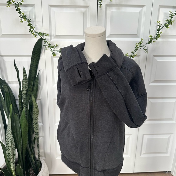 LuluLemon Hug It Out Jacket - Picture 3 of 3